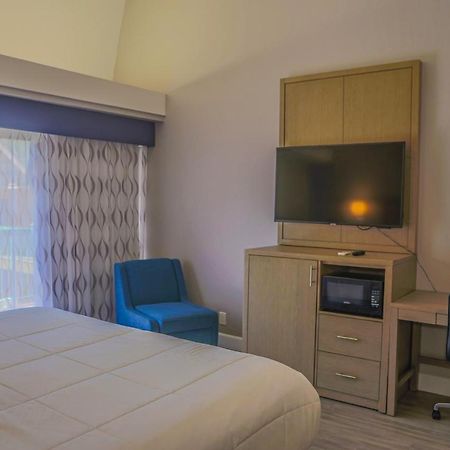 Days Inn By Wyndham Redwood City Dış mekan fotoğraf