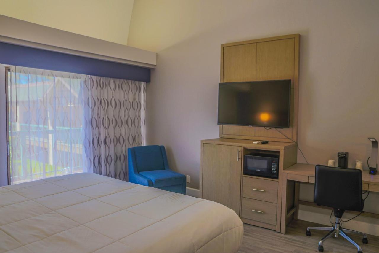 Days Inn By Wyndham Redwood City Dış mekan fotoğraf