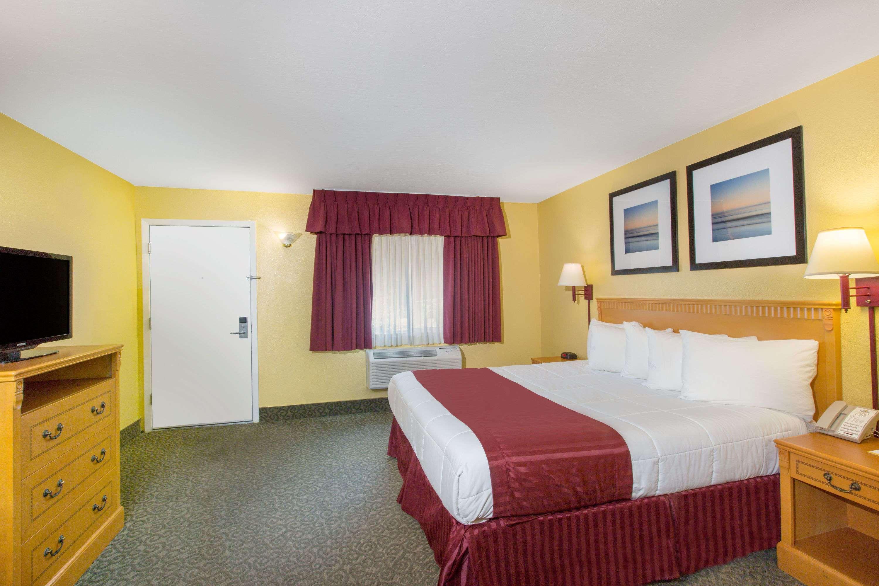 Days Inn By Wyndham Redwood City Dış mekan fotoğraf