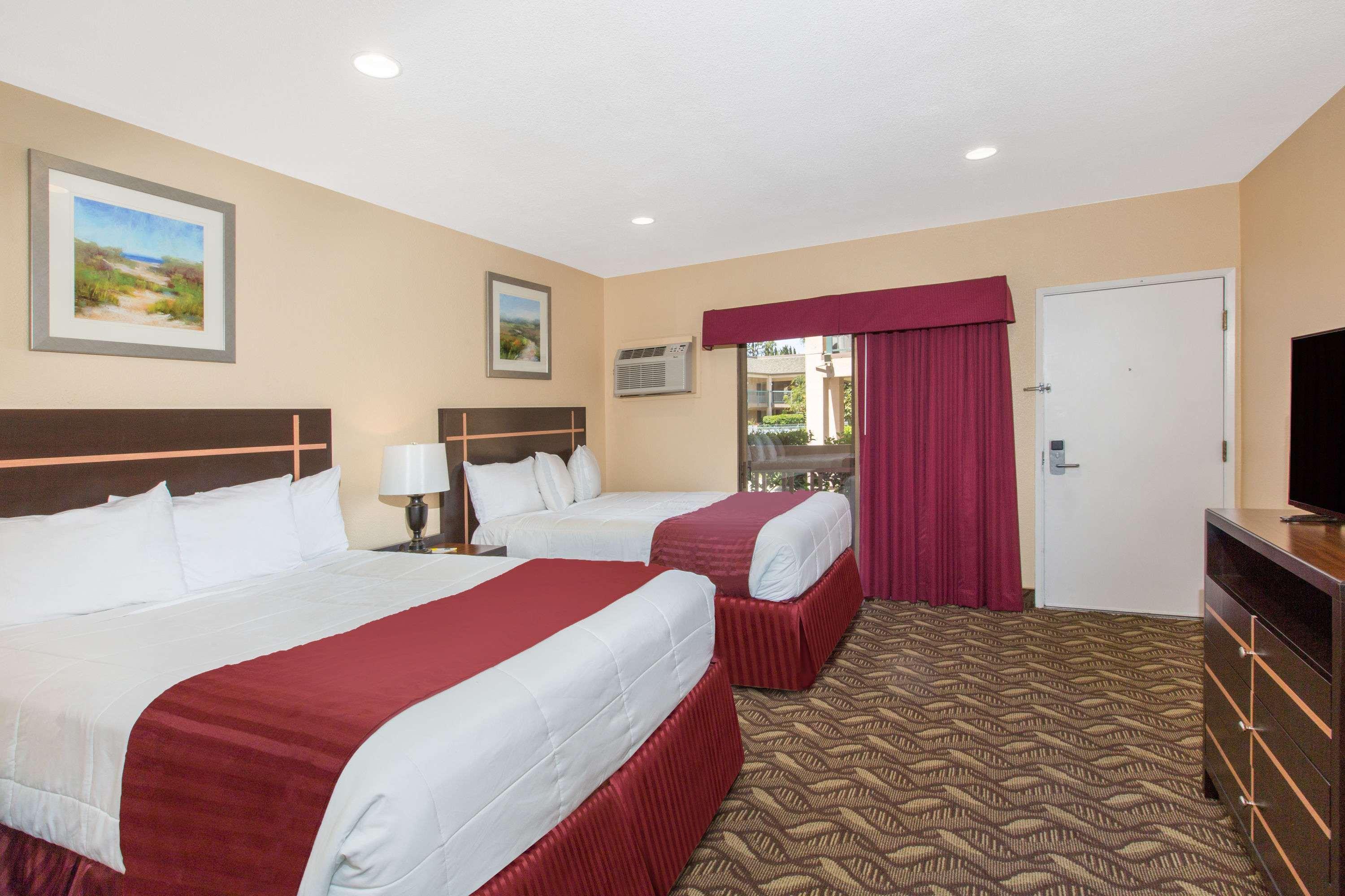 Days Inn By Wyndham Redwood City Dış mekan fotoğraf